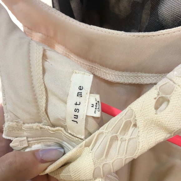 Dress - Picture 3 of 4